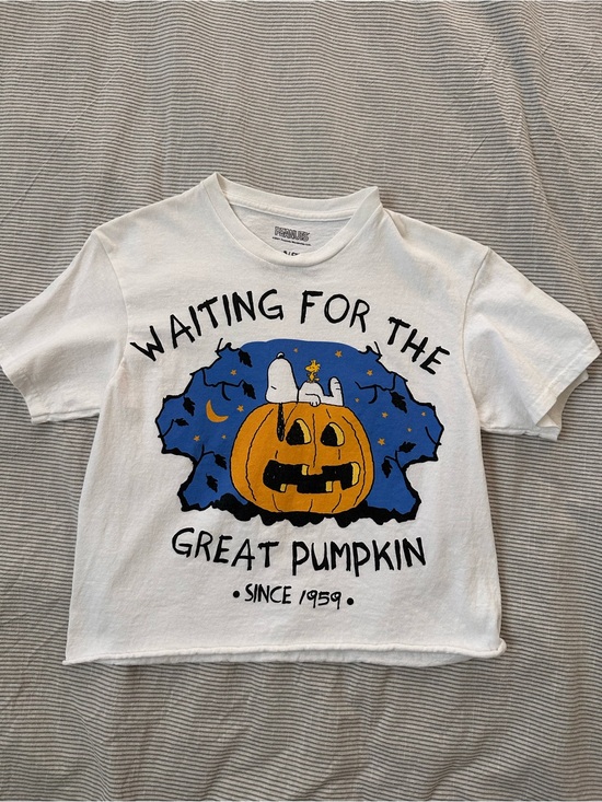 Peanuts Tops - NEW Peanuts White Halloween Pumpkin Crop Top